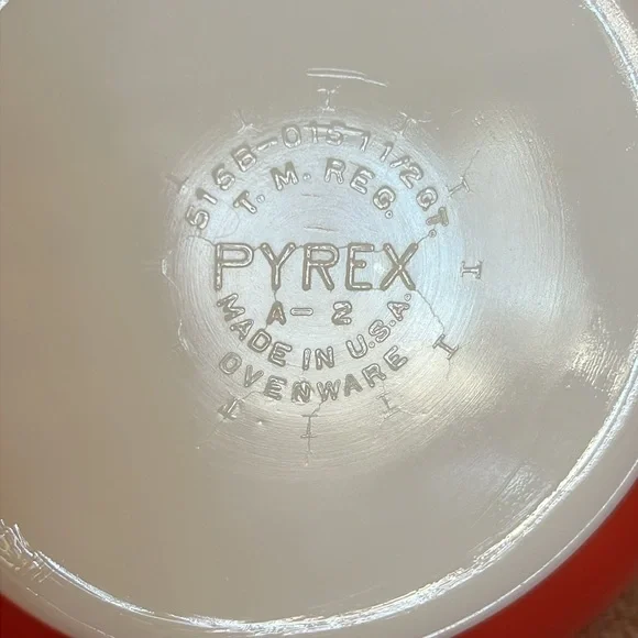 Vintage Pyrex 1.5 Quart Ovenware Red - Picture 11 of 11